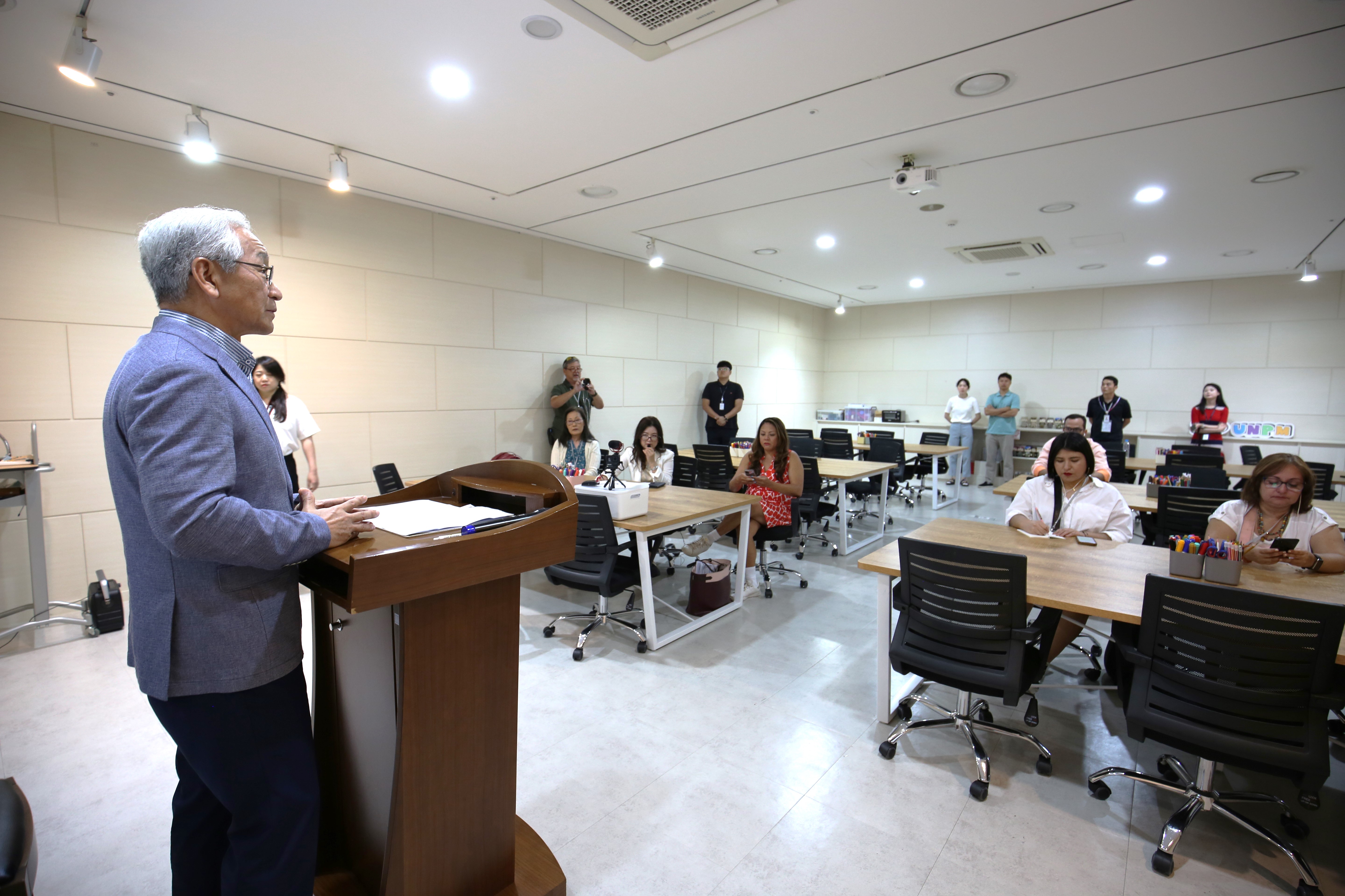 문화체육관광부 해외문화홍보원 주최 외신기자 기념관 내방 첫번째 이미지